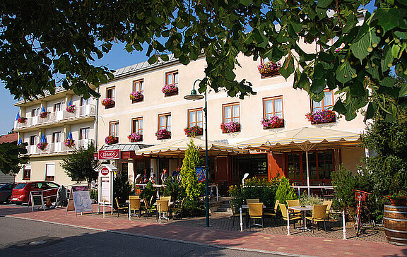 Terrasse im Hotel Simon zum Entspannen nach der Wanderung
